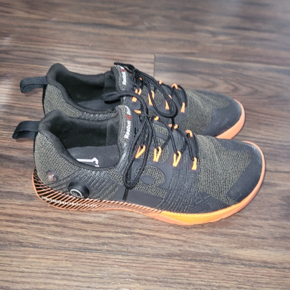 Reebok crossfit Pump sneakers size 8. Preowned good condition, took picture from - Picture 4 of 8